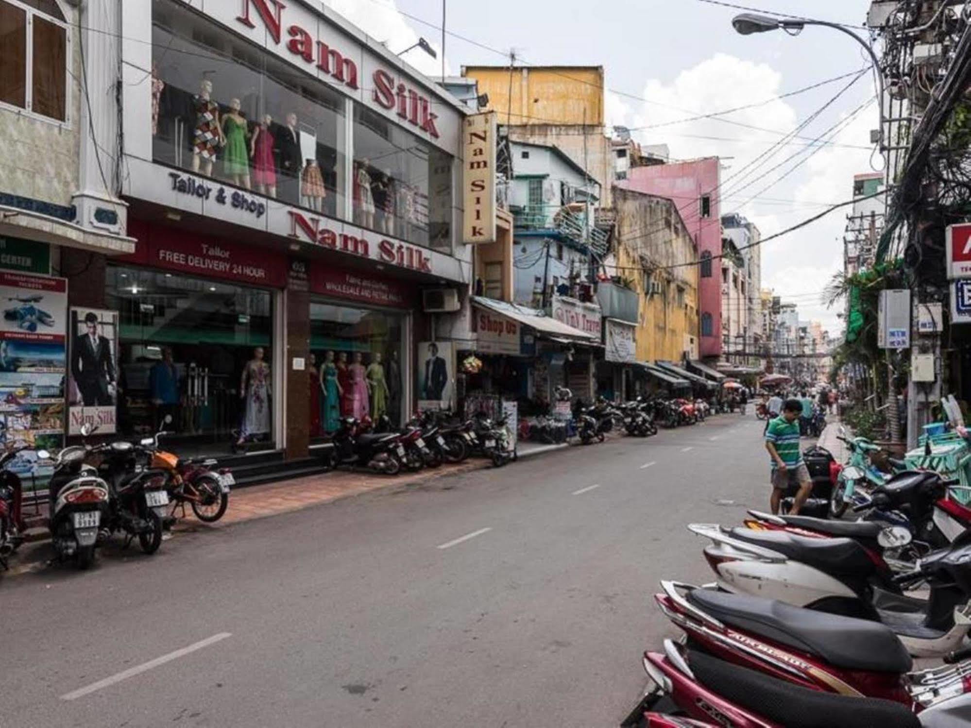 Готель Saigon Odyssey House Хошимін Екстер'єр фото