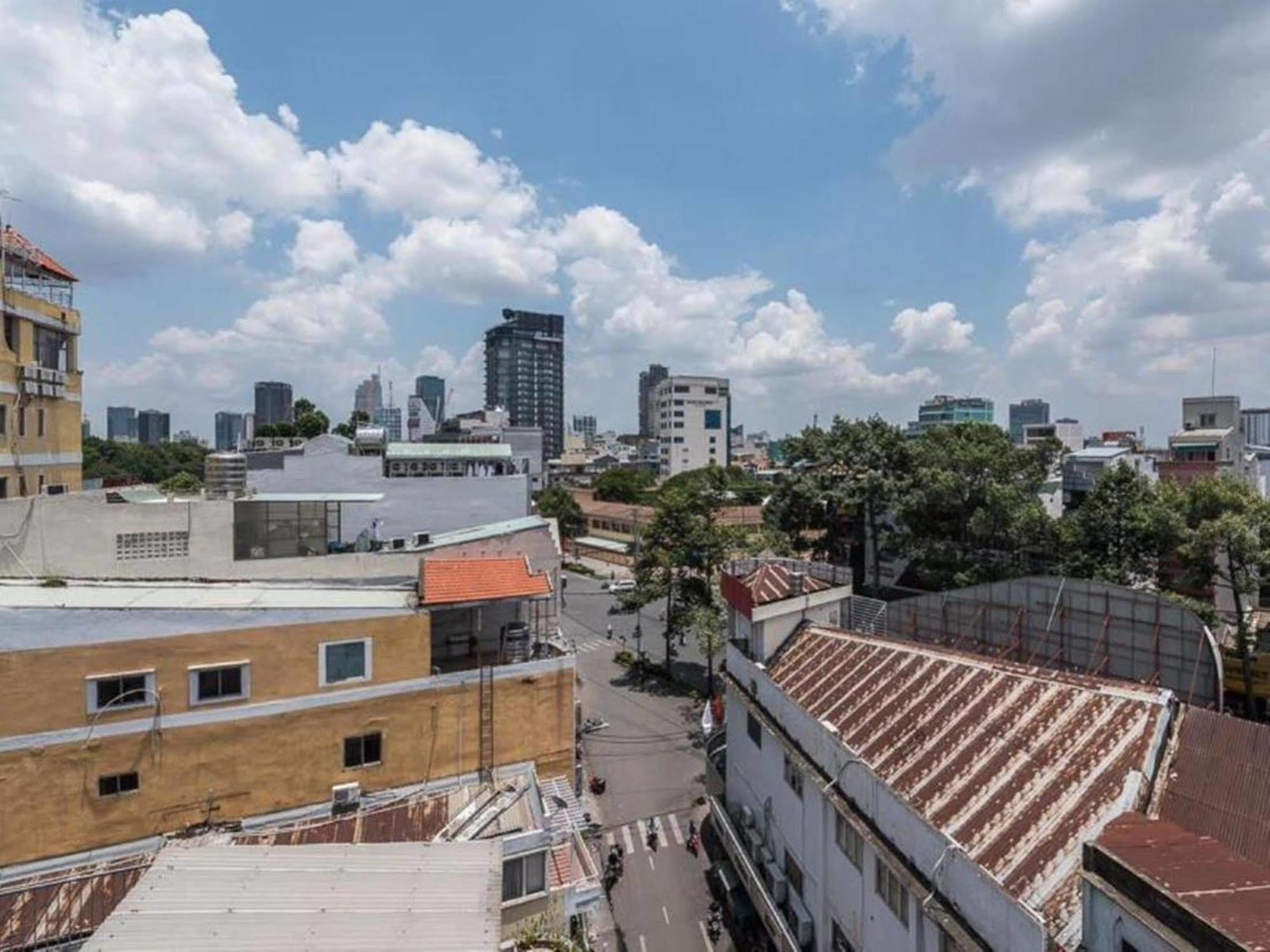 Готель Saigon Odyssey House Хошимін Екстер'єр фото